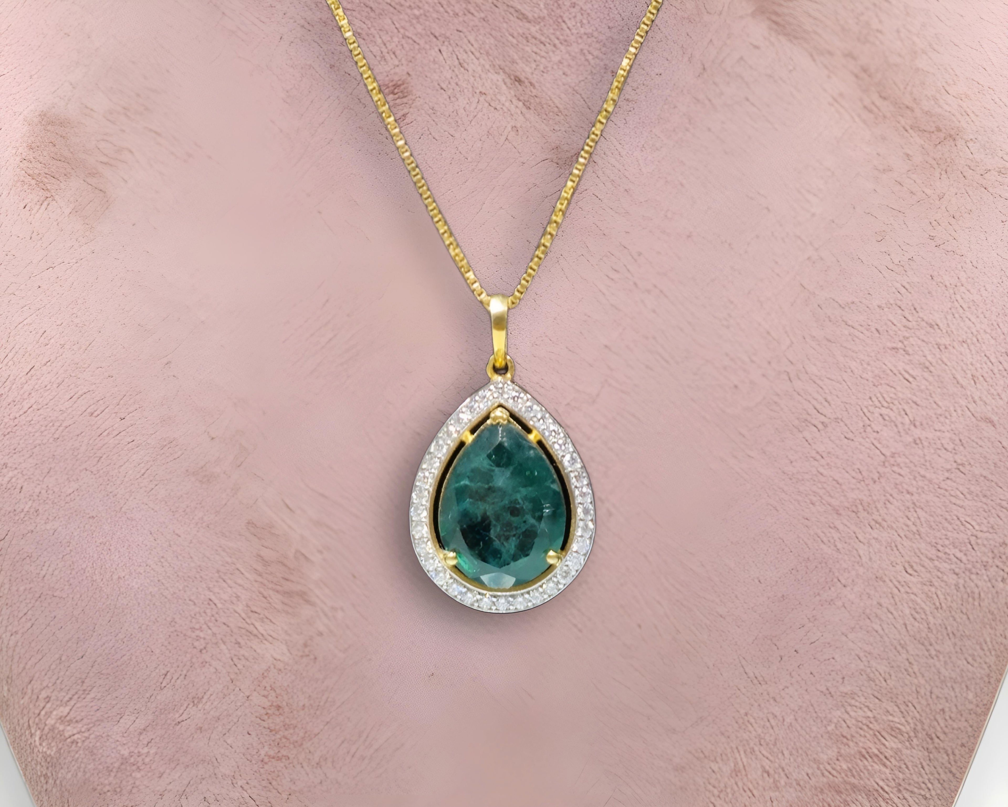 Synthetic Lab Grown Pear Pendant Set